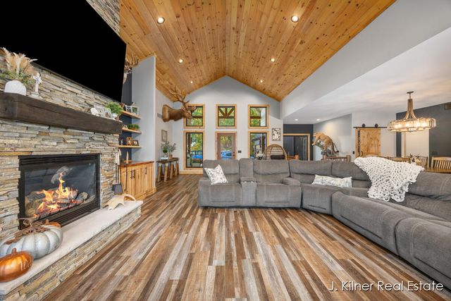 4390 22 Mile Road Nw, Tyrone Twp, MI 49330