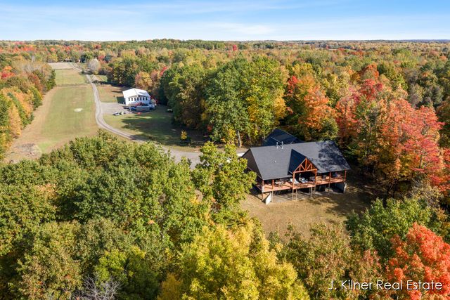4390 22 Mile Road Nw, Tyrone Twp, MI 49330