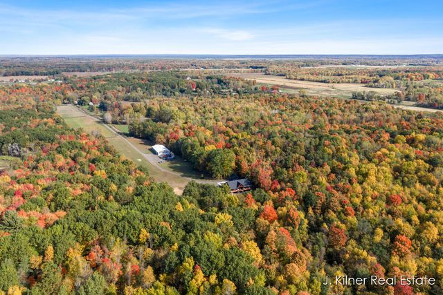 4390 22 Mile Road Nw, Tyrone Twp, MI 49330