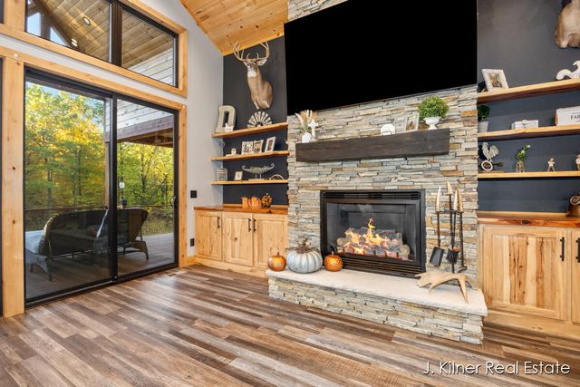 4390 22 Mile Road Nw, Tyrone Twp, MI 49330