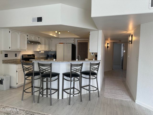 909 LAS PALMAS Way, El Paso, TX 79912