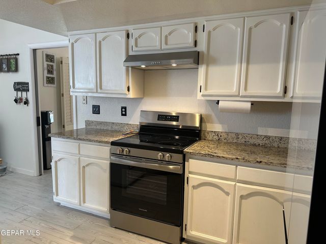 909 LAS PALMAS Way, El Paso, TX 79912