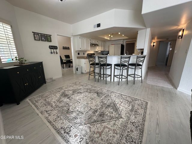 909 LAS PALMAS Way, El Paso, TX 79912