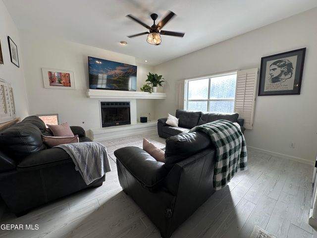 909 LAS PALMAS Way, El Paso, TX 79912