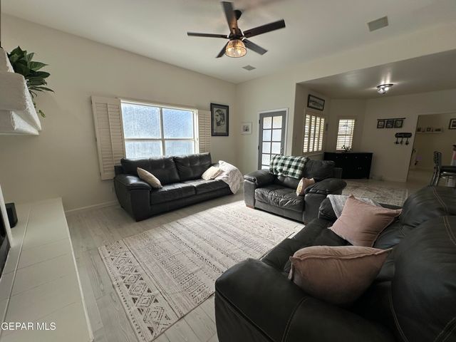 909 LAS PALMAS Way, El Paso, TX 79912