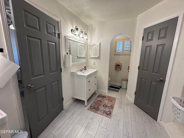 909 LAS PALMAS Way, El Paso, TX 79912