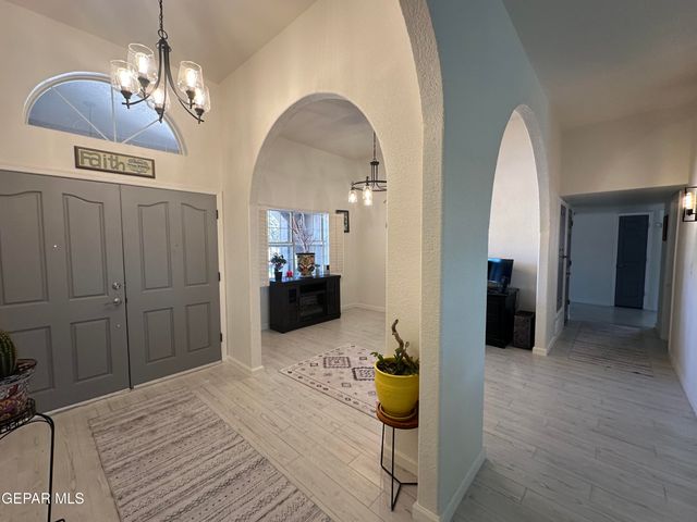 909 LAS PALMAS Way, El Paso, TX 79912