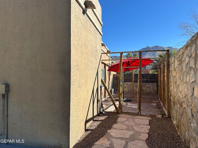 909 LAS PALMAS Way, El Paso, TX 79912