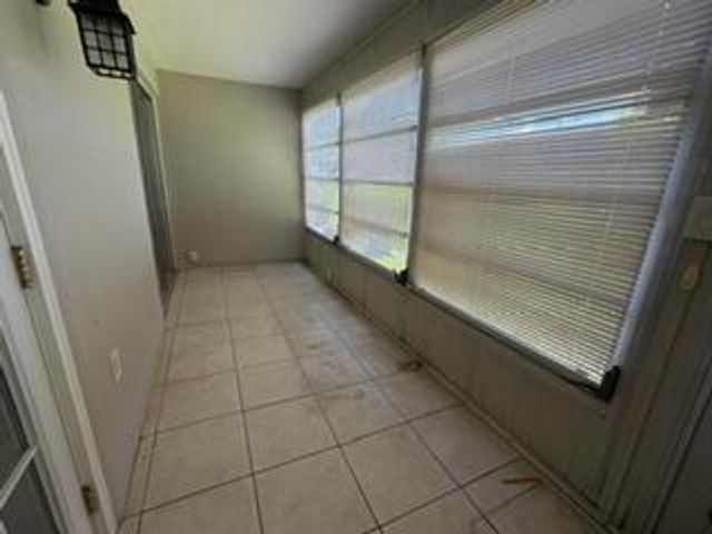 7300 NW 4th Place 105, Margate, FL 33063