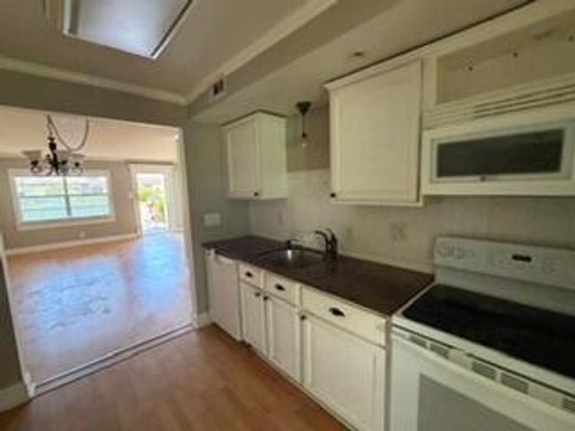 7300 NW 4th Place 105, Margate, FL 33063