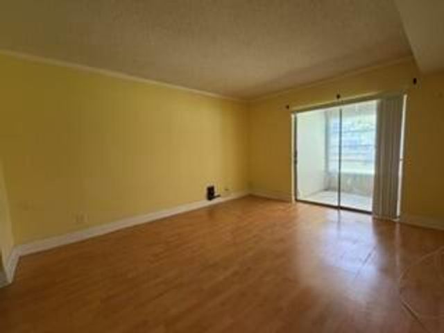 7300 NW 4th Place 105, Margate, FL 33063