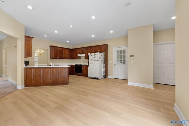 80 Earl Caldwell Drive, Guntersville, AL 35976