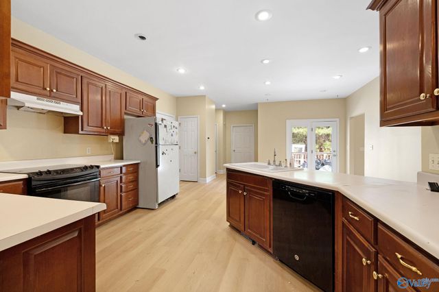 80 Earl Caldwell Drive, Guntersville, AL 35976