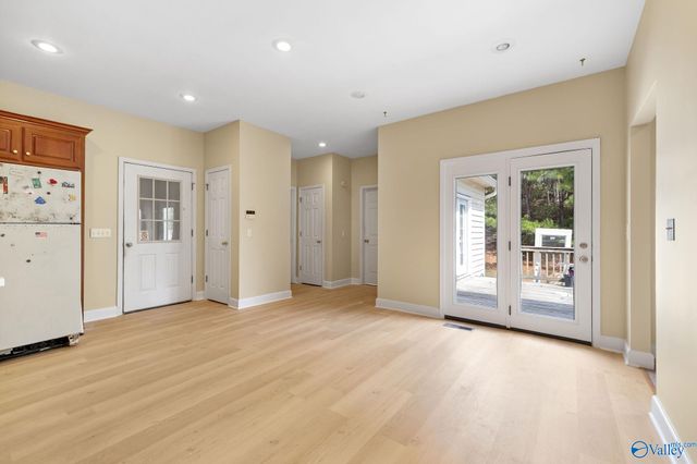 80 Earl Caldwell Drive, Guntersville, AL 35976