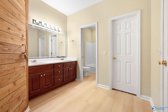 80 Earl Caldwell Drive, Guntersville, AL 35976