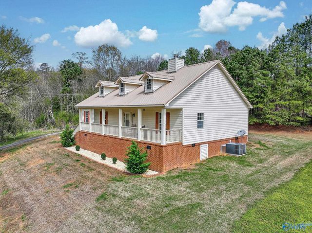 80 Earl Caldwell Drive, Guntersville, AL 35976