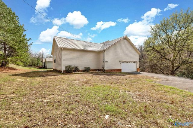80 Earl Caldwell Drive, Guntersville, AL 35976