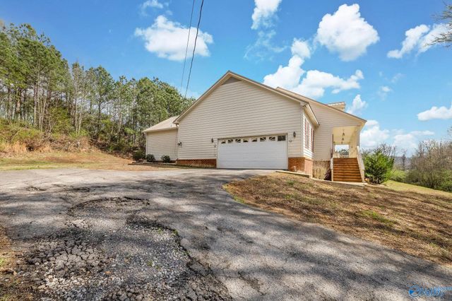 80 Earl Caldwell Drive, Guntersville, AL 35976