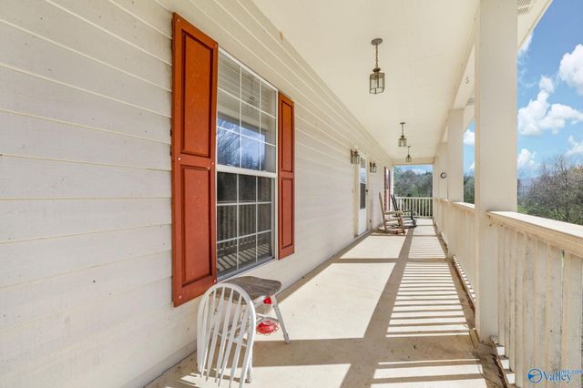 80 Earl Caldwell Drive, Guntersville, AL 35976