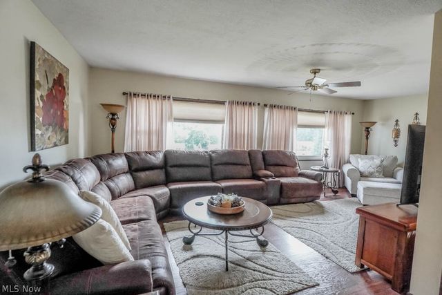 1195 Etter Road, Mogadore, OH 44260