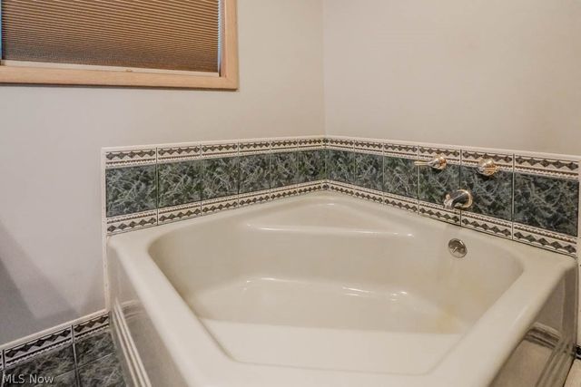 1195 Etter Road, Mogadore, OH 44260