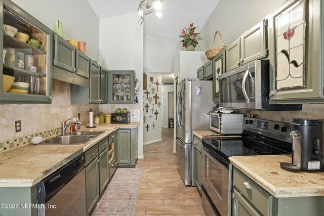 1043 SEABREEZE Avenue, Jacksonville Beach, FL 32250