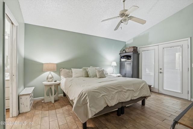 1043 SEABREEZE Avenue, Jacksonville Beach, FL 32250