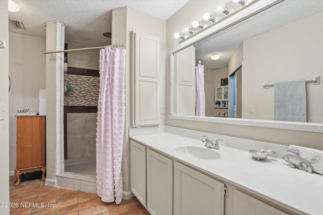 1043 SEABREEZE Avenue, Jacksonville Beach, FL 32250