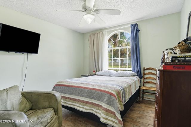 1043 SEABREEZE Avenue, Jacksonville Beach, FL 32250