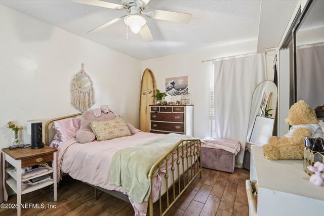 1043 SEABREEZE Avenue, Jacksonville Beach, FL 32250