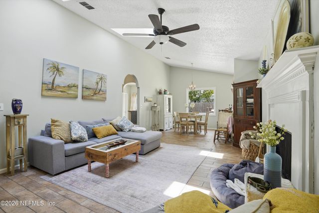 1043 SEABREEZE Avenue, Jacksonville Beach, FL 32250