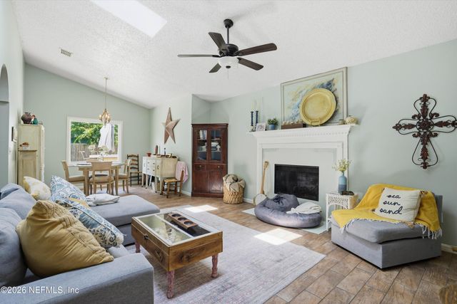 1043 SEABREEZE Avenue, Jacksonville Beach, FL 32250