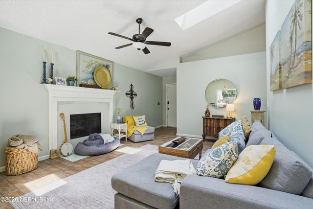 1043 SEABREEZE Avenue, Jacksonville Beach, FL 32250