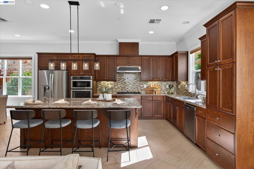 Image 10 of property listing at 3486 Cinnamon Ridge Rd., San Ramon, CA 94582