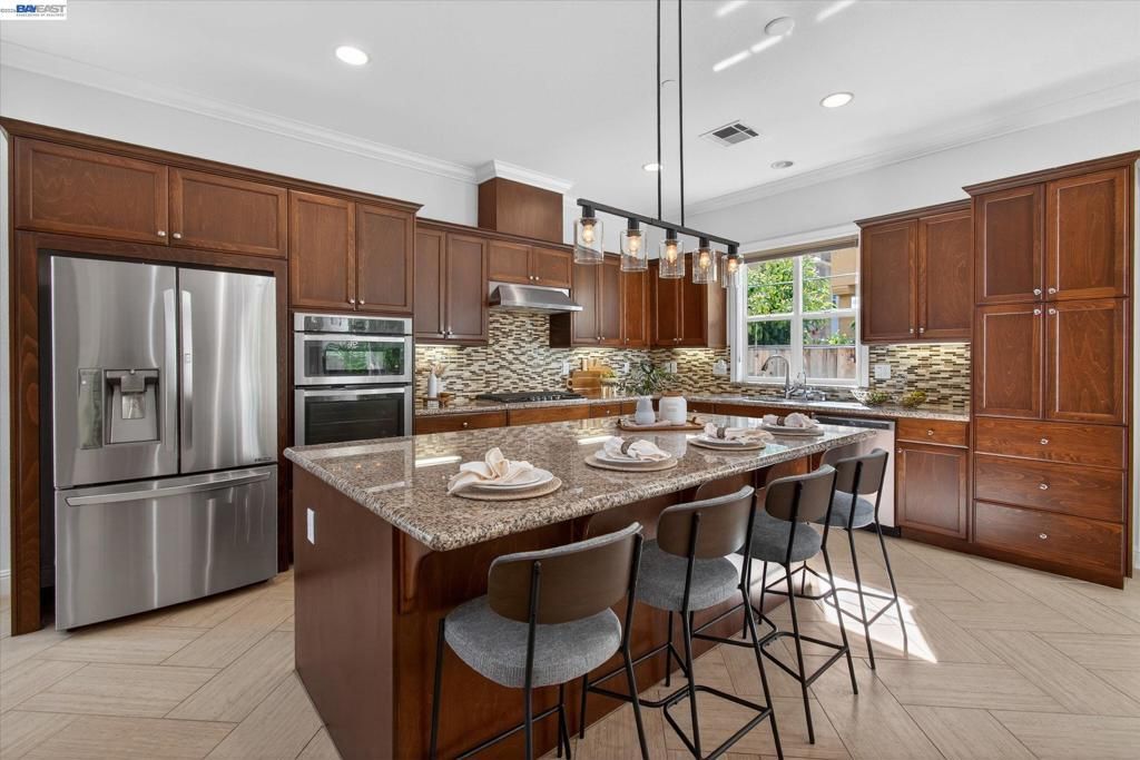 Image 12 of property listing at 3486 Cinnamon Ridge Rd., San Ramon, CA 94582