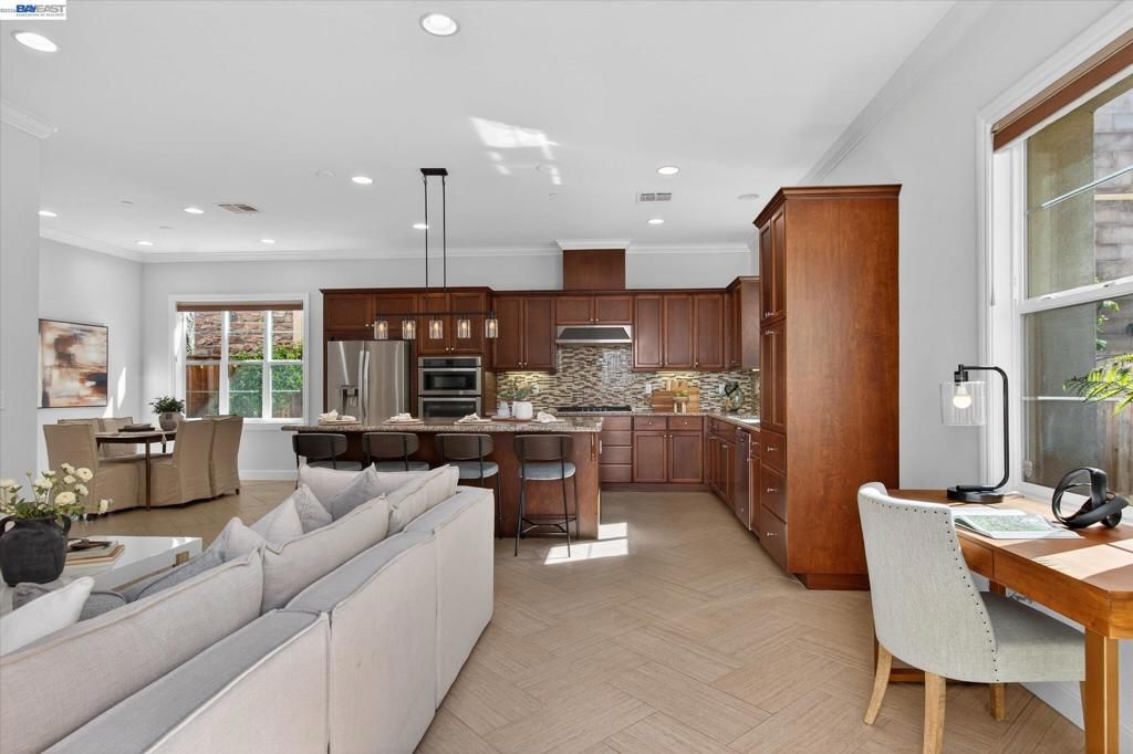 Image 13 of property listing at 3486 Cinnamon Ridge Rd., San Ramon, CA 94582