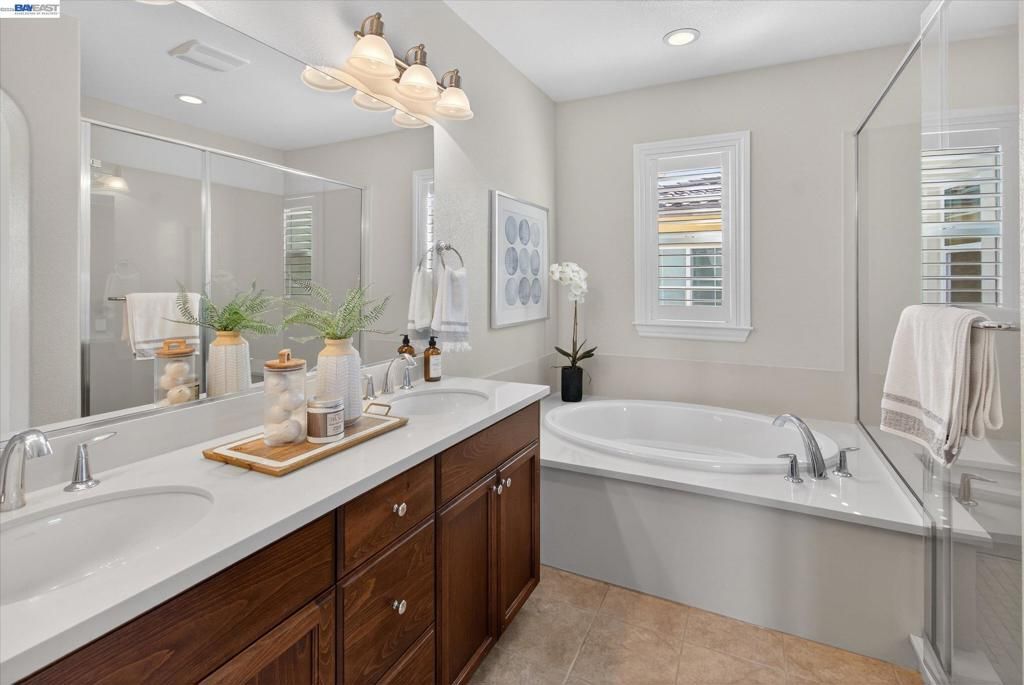 Image 32 of property listing at 3486 Cinnamon Ridge Rd., San Ramon, CA 94582