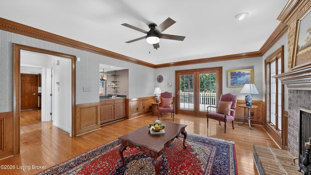 7110 Wood Briar Rd, Louisville, KY 40241