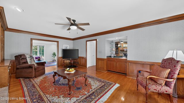 7110 Wood Briar Rd, Louisville, KY 40241