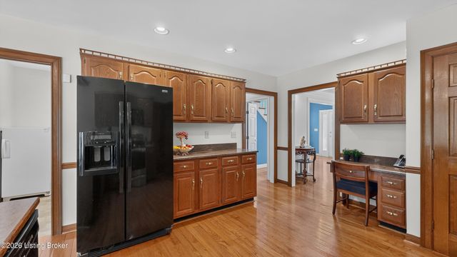 7110 Wood Briar Rd, Louisville, KY 40241