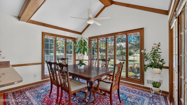 7110 Wood Briar Rd, Louisville, KY 40241