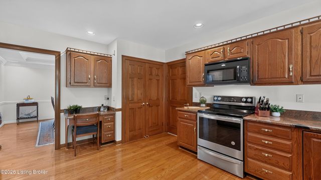7110 Wood Briar Rd, Louisville, KY 40241