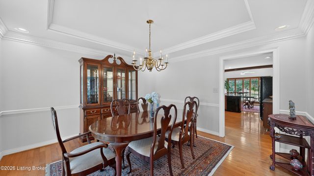 7110 Wood Briar Rd, Louisville, KY 40241