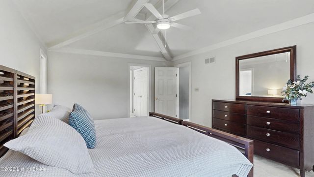 7110 Wood Briar Rd, Louisville, KY 40241
