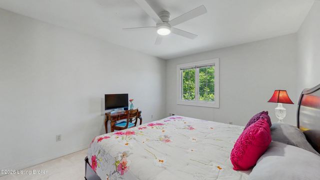 7110 Wood Briar Rd, Louisville, KY 40241