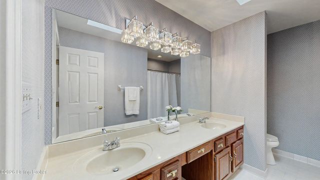 7110 Wood Briar Rd, Louisville, KY 40241