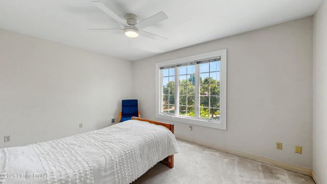 7110 Wood Briar Rd, Louisville, KY 40241