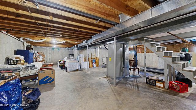 7110 Wood Briar Rd, Louisville, KY 40241