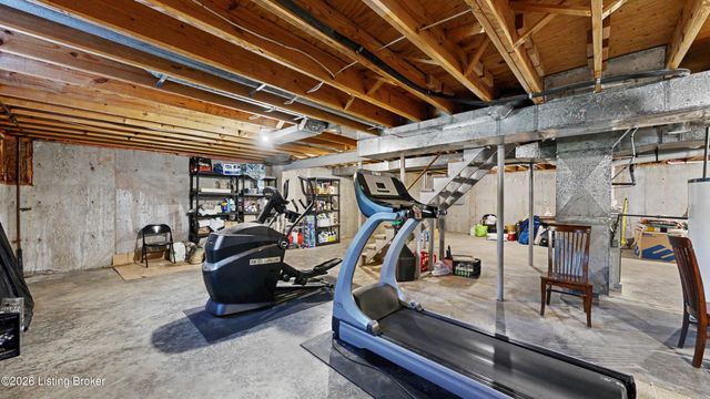 7110 Wood Briar Rd, Louisville, KY 40241