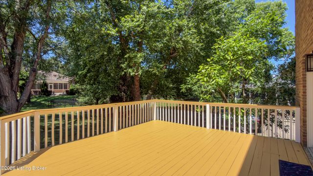 7110 Wood Briar Rd, Louisville, KY 40241